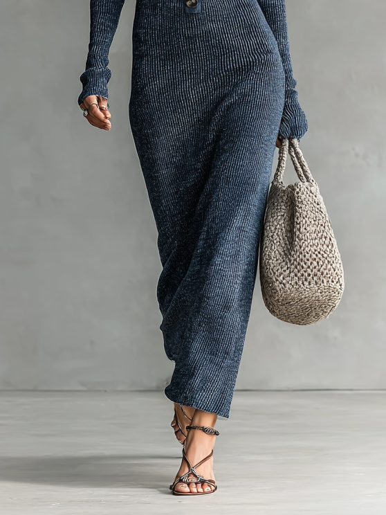 Vestido maxi de punto con capucha y corte entallado para mujer
