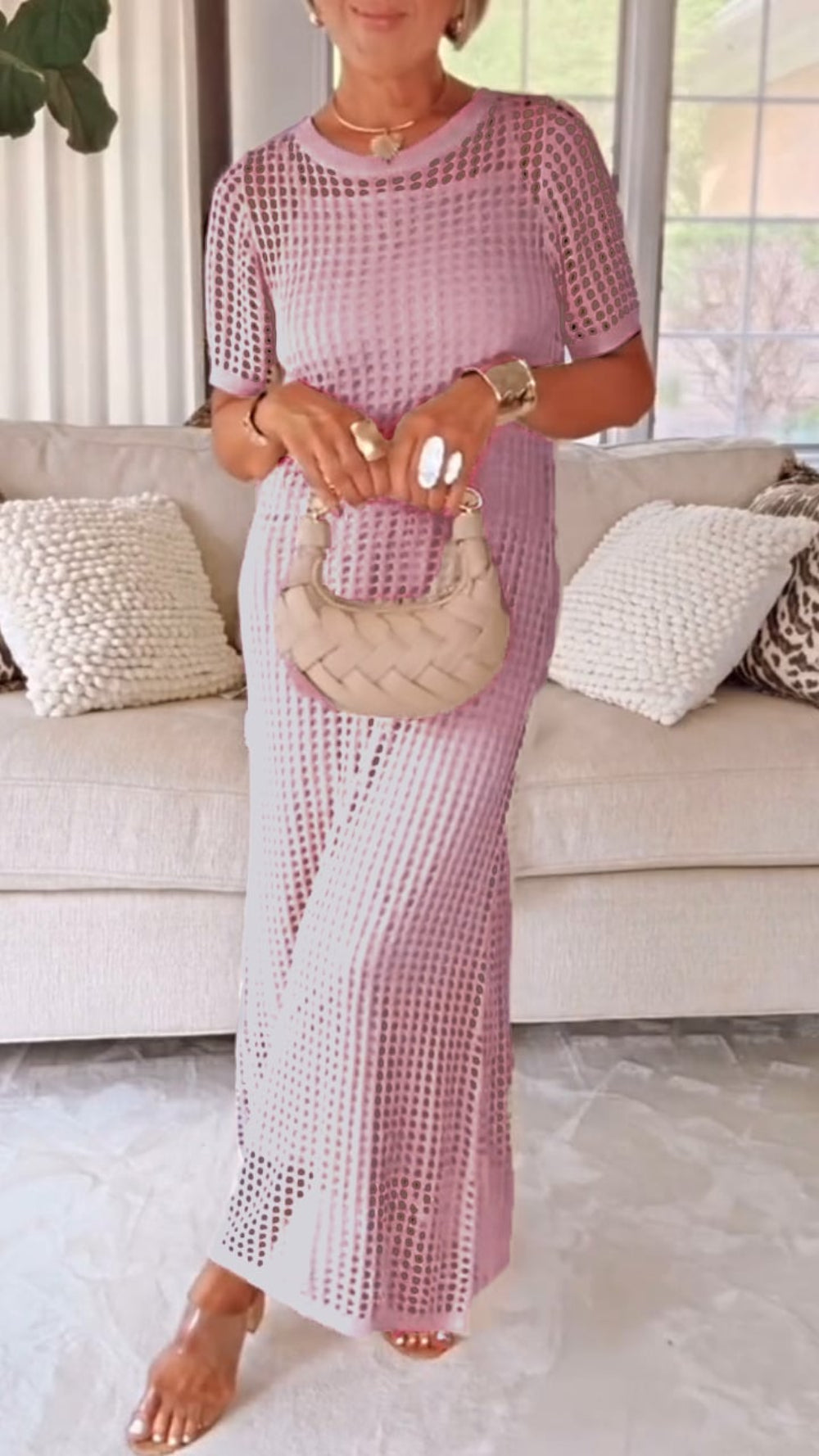 Elegante vestido de dos piezas con cuello barco, diseño calado y tejido ligero