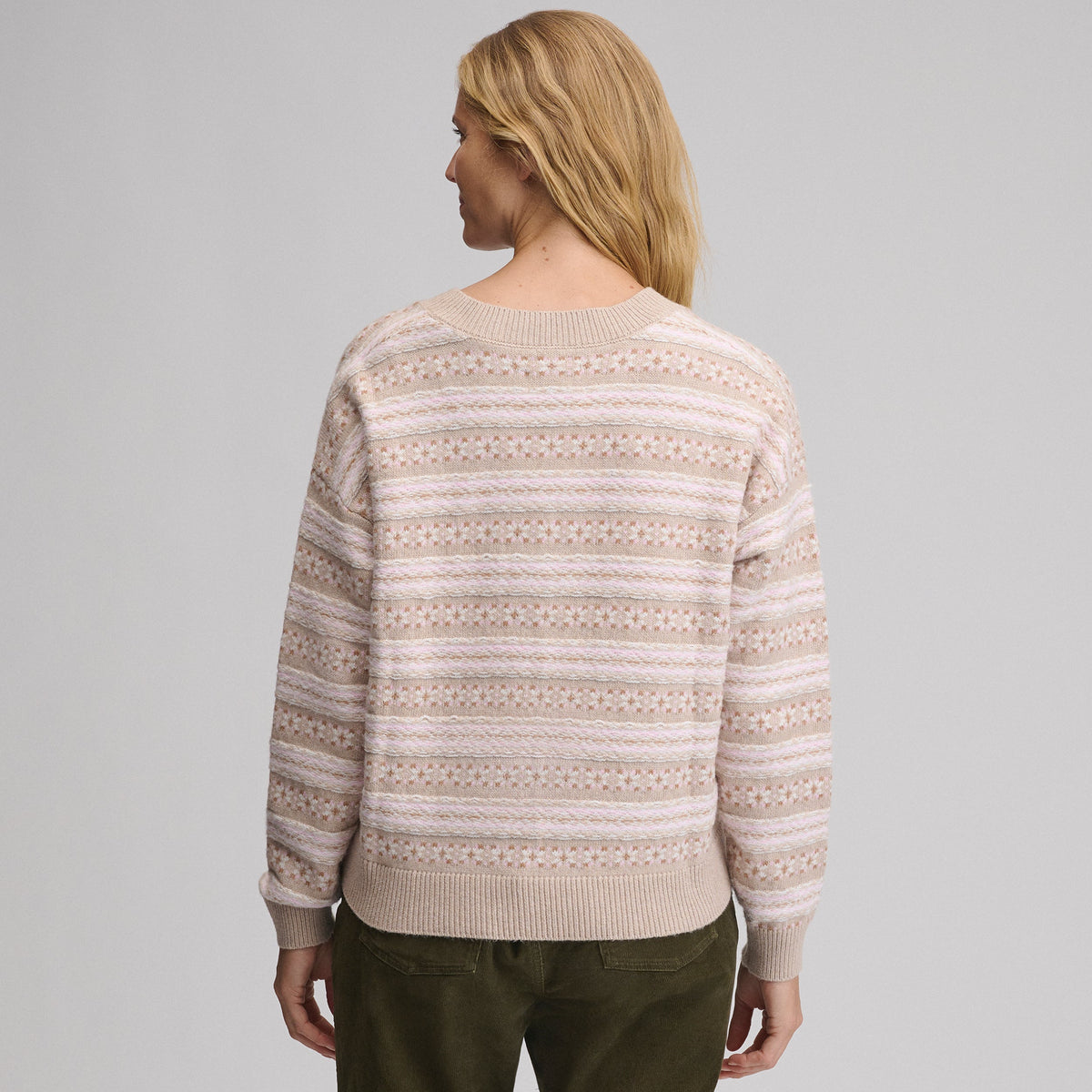 Women's Signature V-Neck Sweater - Pattern