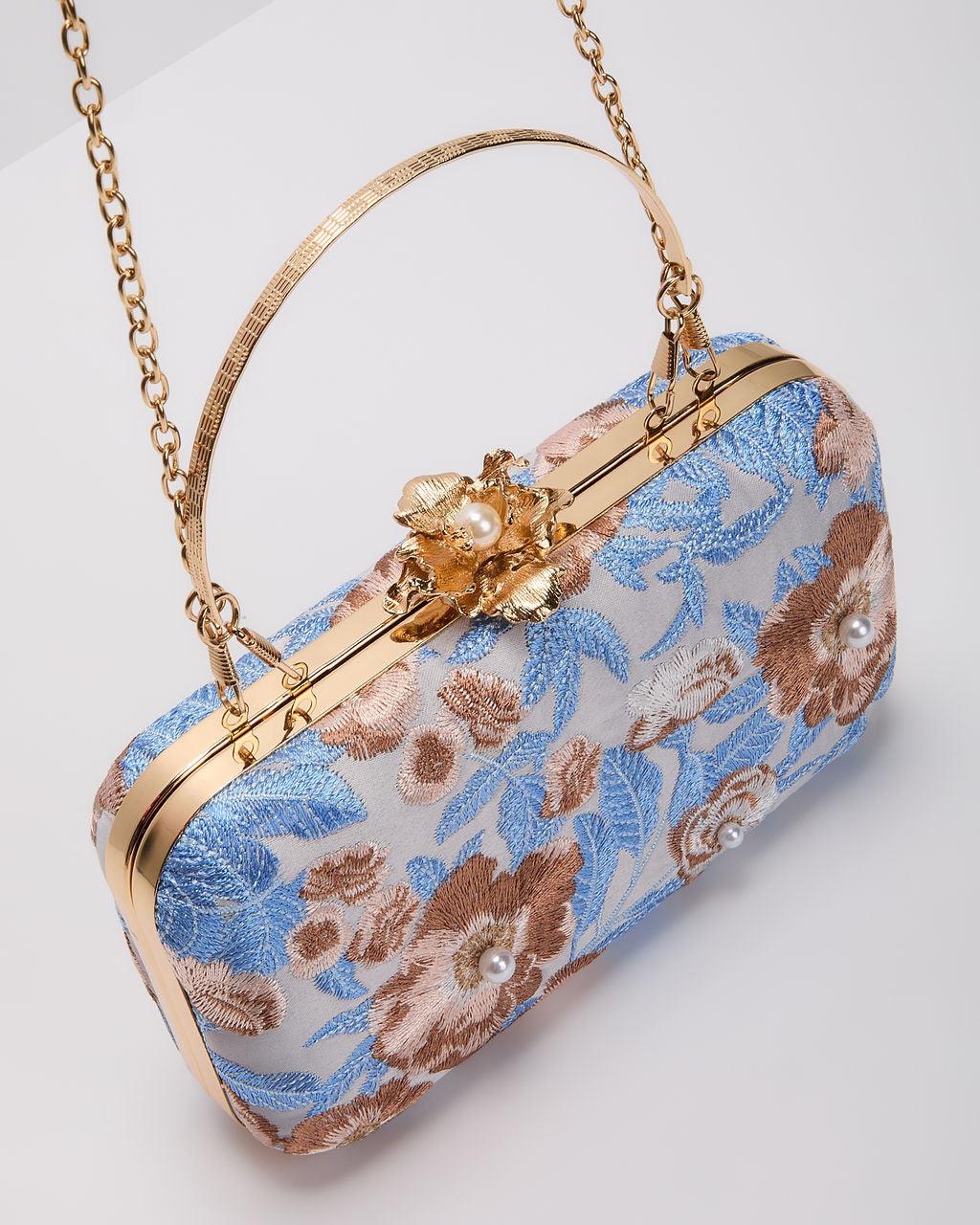Clutch rígido bordado con fresias