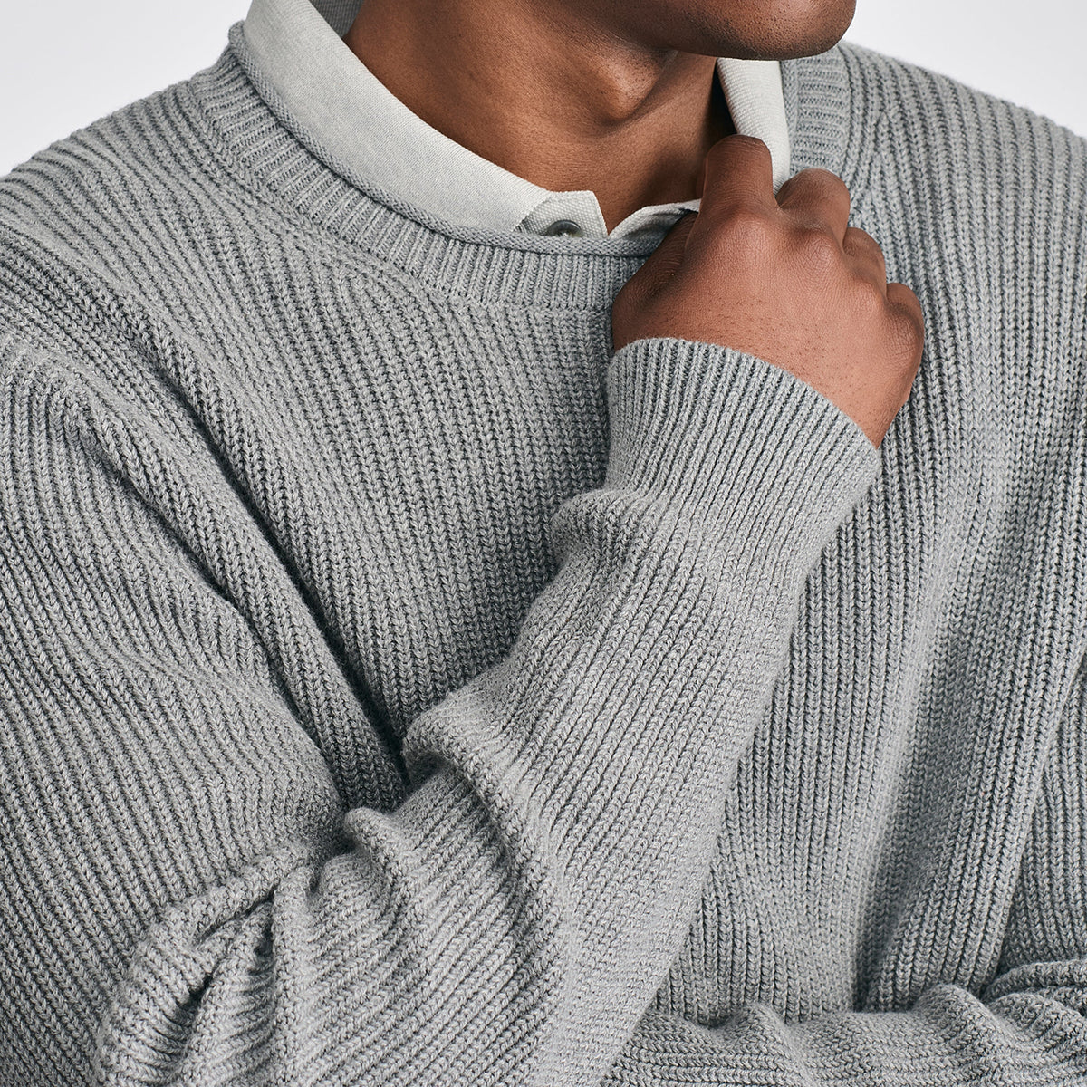 Suéter de cuello alto exclusivo para hombre