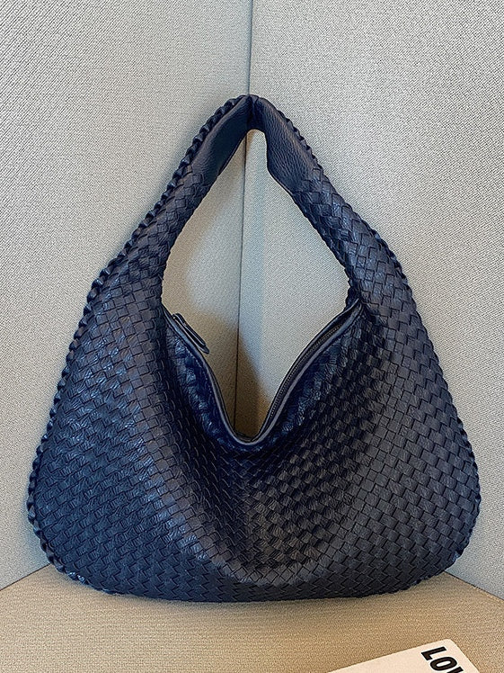 Bolso tejido de cuero moderno